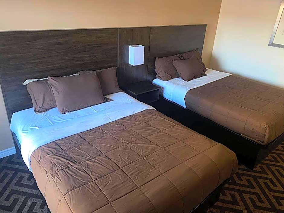 Knights Inn By The Falls