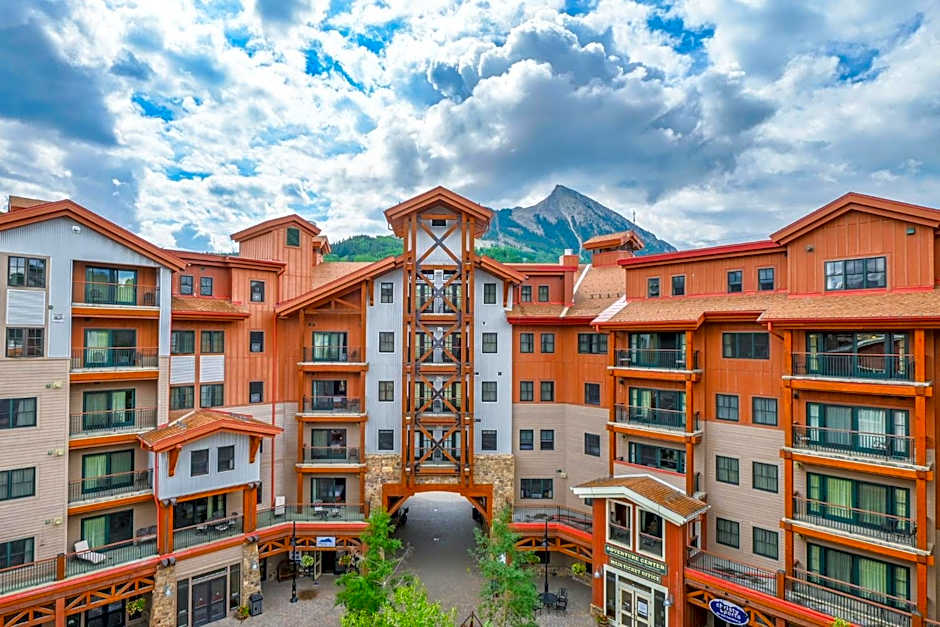 The Lodge at Mountaineer Square, A Vail Resorts Property