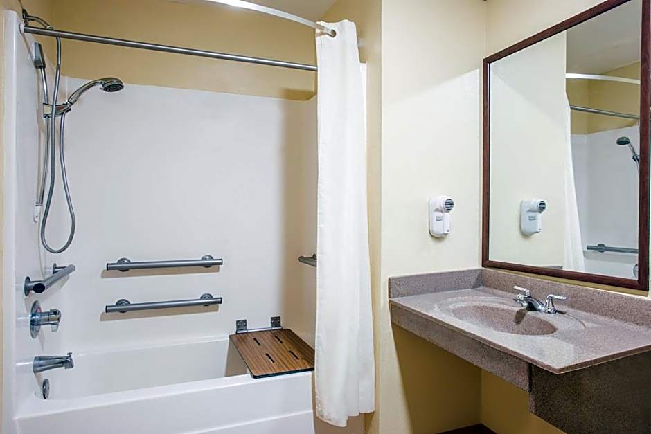 Days Inn by Wyndham Abbeville