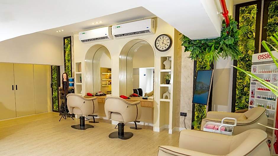 Royal Grand Suite Hotel