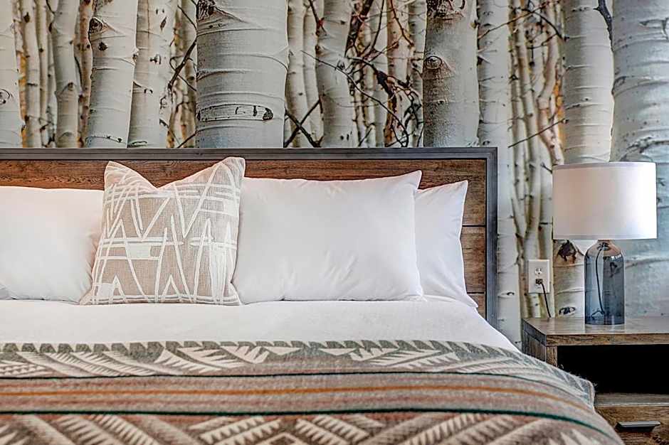 The Block Hotel & Commons