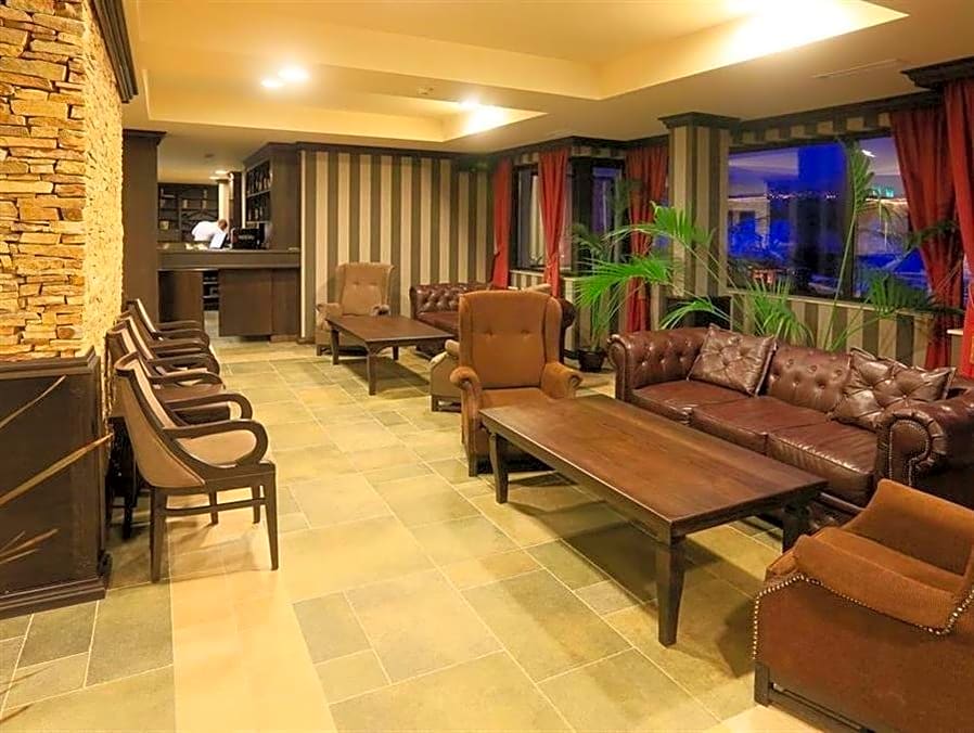 Royal Park Apartments