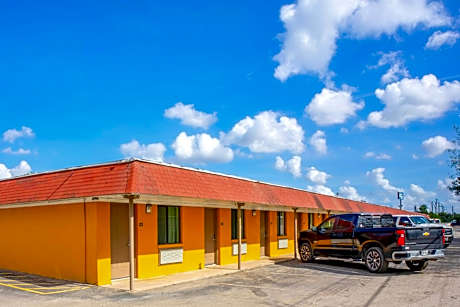 Budget Inn By OYO Edinburg Hwy 281