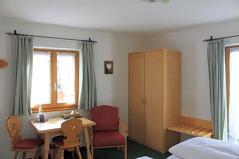 Frühstückspension Gästehaus Zum weissen Rössl