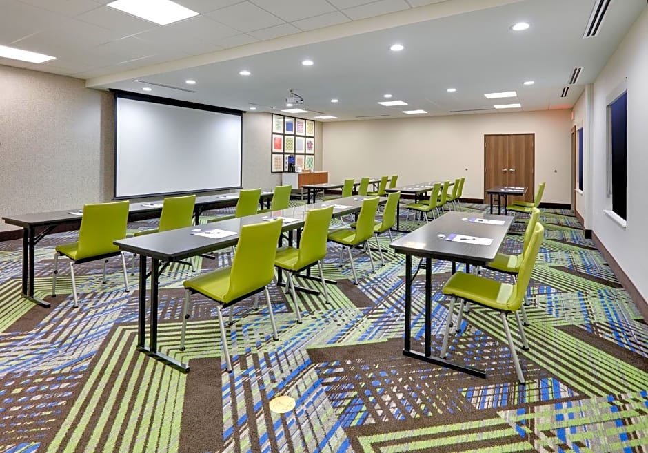 Holiday Inn Express & Suites - Plano - The Colony