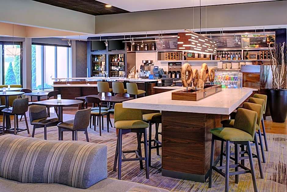 Courtyard By Marriott Detroit Dearborn