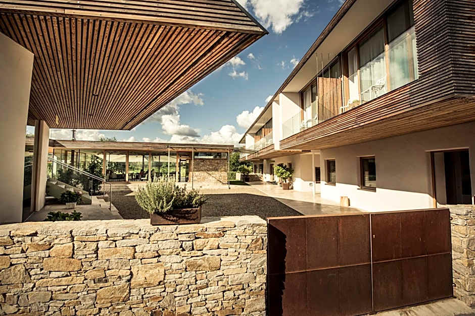 MALAT Weingut und Hotel