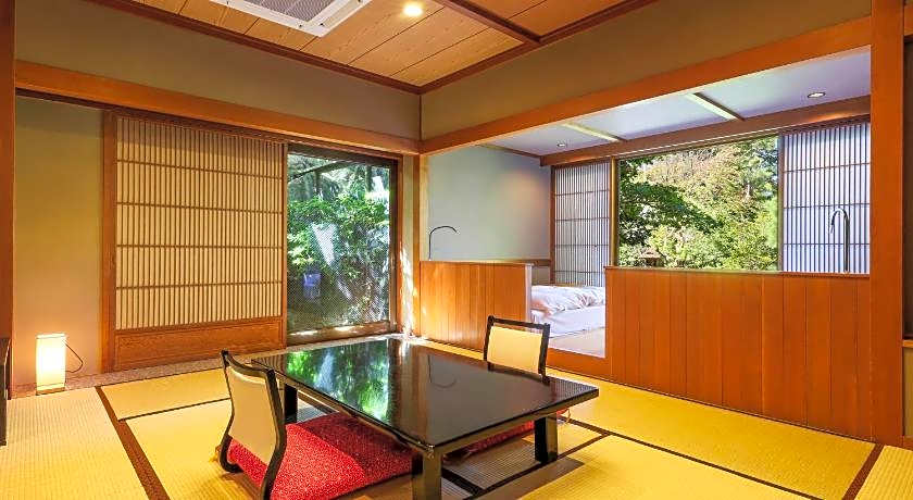 Beautiful Jananese Garden Kagetsu