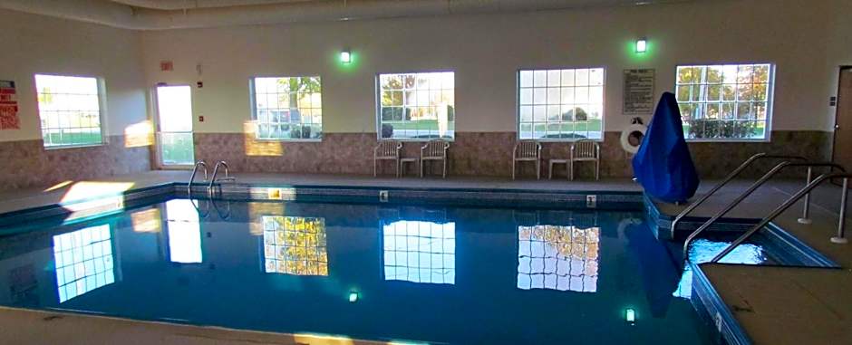 Oak Hill Inn & Suites
