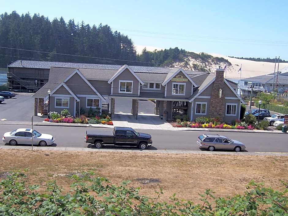 River House Inn, a Baymont by Wyndham