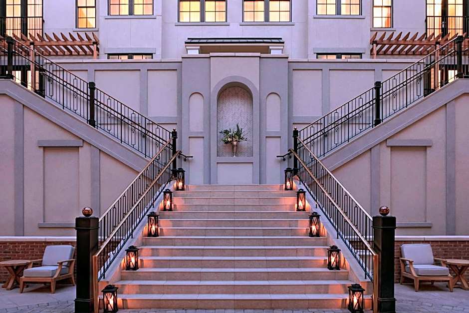 The Harpeth Downtown Franklin, Curio Collection by Hilton