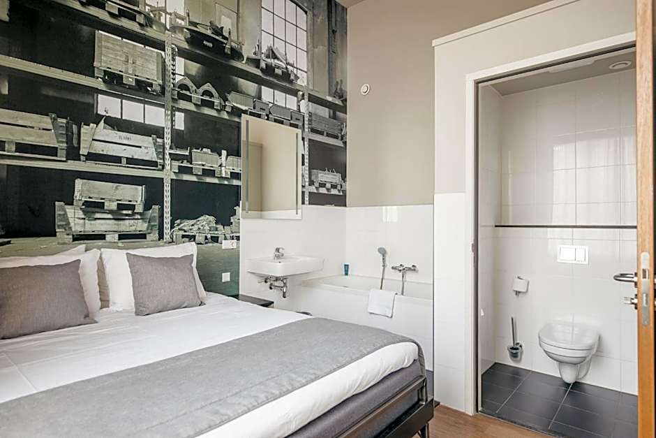 YAYS Amsterdam Maritime by Numa