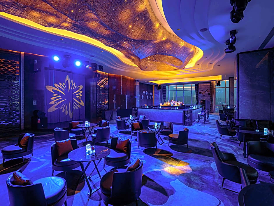 Pullman Yantai Center