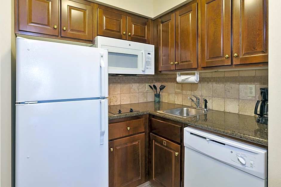 Staybridge Suites Lansing-Okemos By IHG