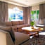 Hermanus Beachfront Lodge