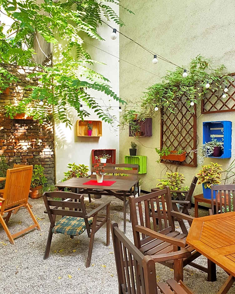 Explorer B&B Old Town Rooms & Apartment #don't be a tourist, be an Explorer!