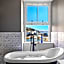 Leader Suite - Sea View - Free Wi-Fi
