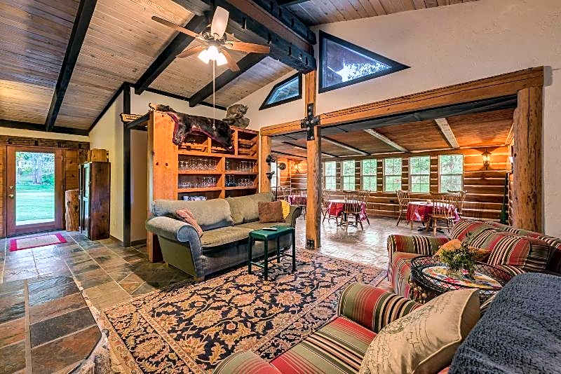 The Davies Family Inn