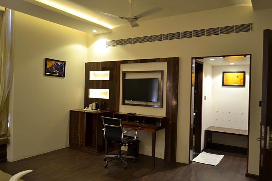 Hotel 5 Flowers Ananta Elite, Kota