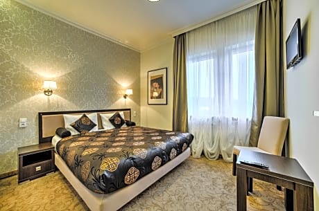 Lux Double Room with Shower