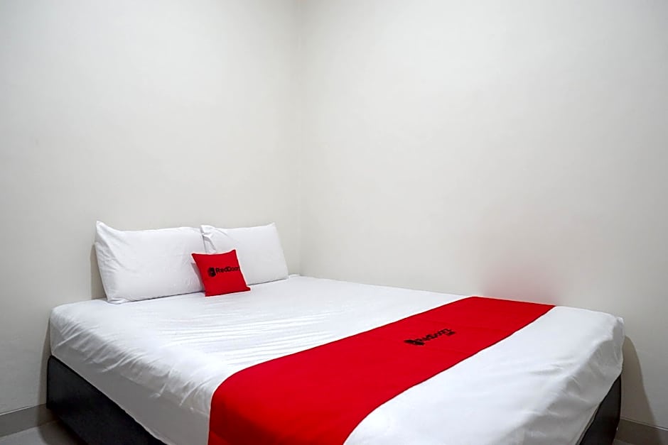 RedDoorz Syariah near RS Mitra Keluarga Tegal