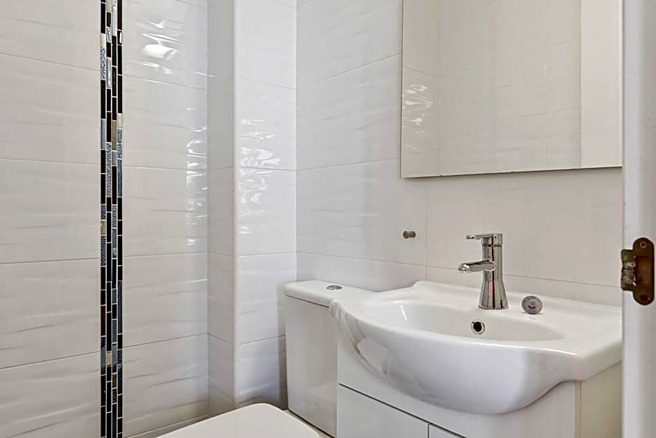 Cozy beachfront apartment in Fuengirola by Costarentals - Ref 25