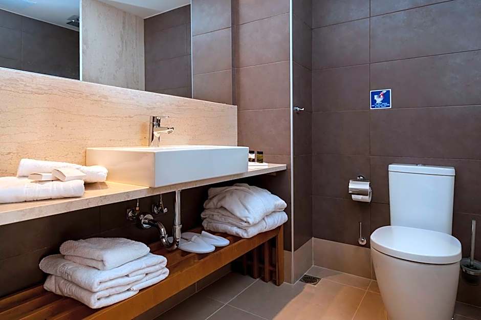 Giannoulis – Santa Marina Beach Hotel