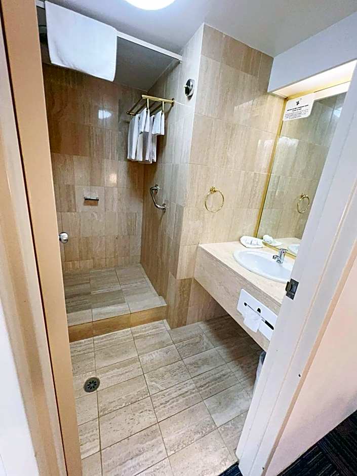 Carlton Lygon Lodge Studio Apartments