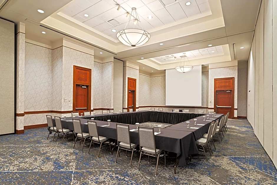 Embassy Suites By Hilton Hotel Tampa-USF/Near Busch Gardens