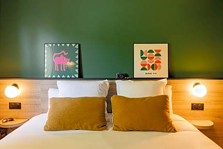 Comfort King Room with Sofa Bed - Non-Smoking