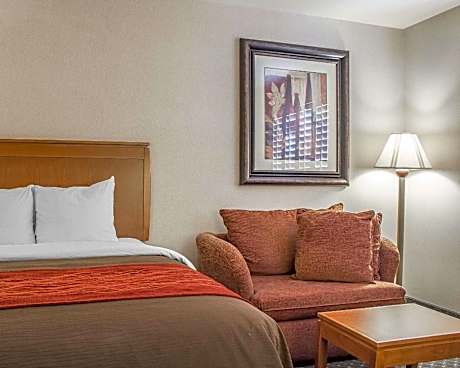 2 Queen Beds, Suite, Nonsmoking