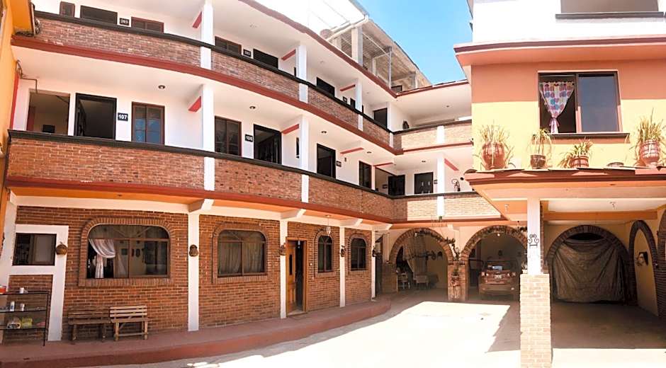 HOTEL LA GRAN MANZANA