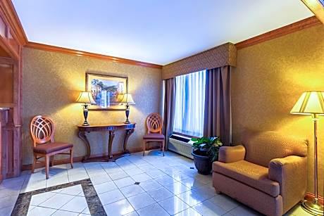 Clarion Inn and Summit Center