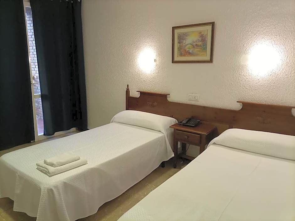 Photo 1 of 4 of Triple Room