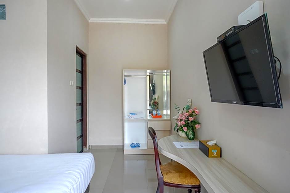 RedDoorz @ Jalan Majapahit Semarang