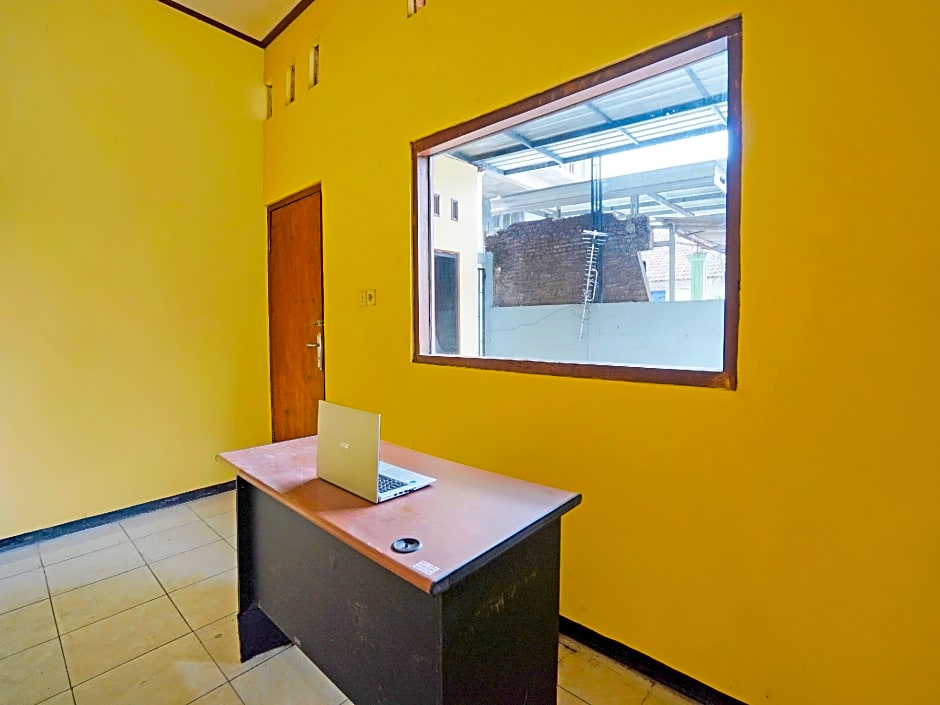 OYO Life 91869 Insan Mulia Kost Syariah