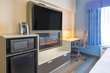 1 King Bed, Mobility Accessible Room, Non-Smoking