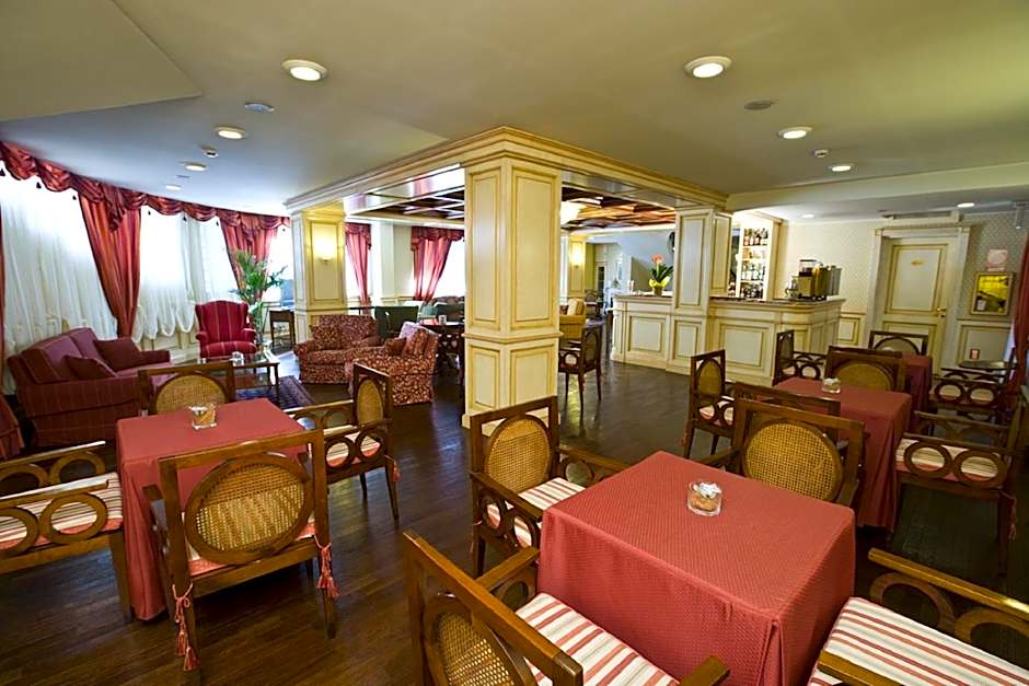 Hotel De La Ville
