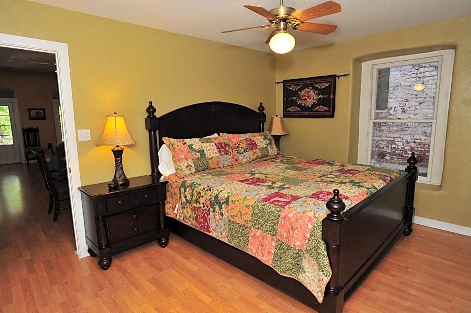 Schmitz Bed & Breakfast