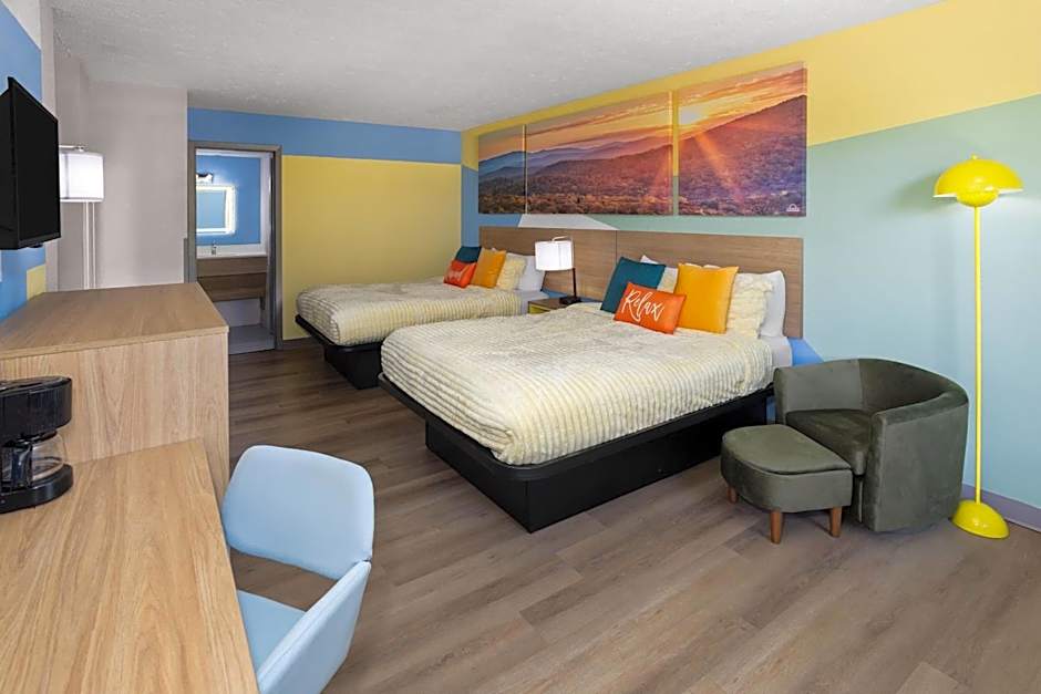 Days Inn By Wyndham Pigeon Forge South