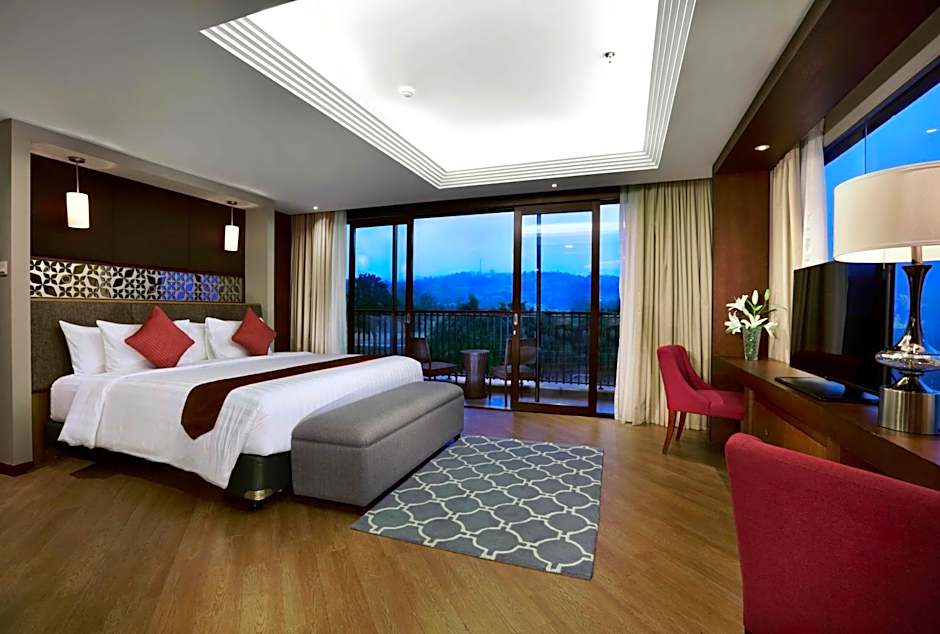 Photo 1 of 5 of Suite