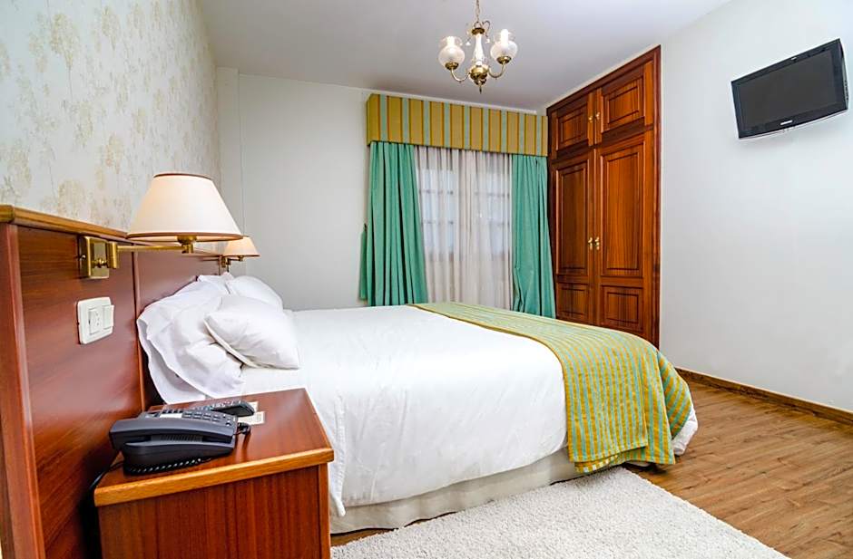 Hotel & Apartamentos Cons da Garda