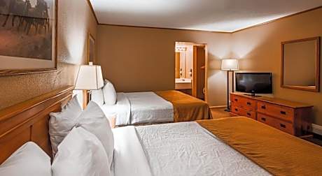 Deluxe Queen Room with Two Queen Beds