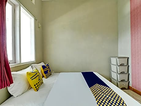 SPOT ON Room without Air Conditioning