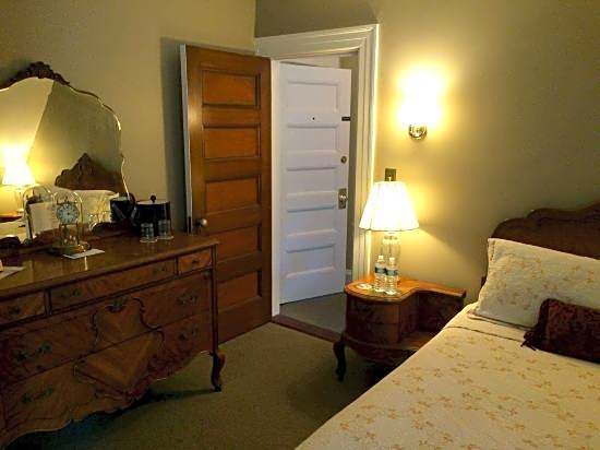 Castle Manor Inn