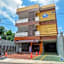 RedDoorz Plus near Patung Kuda Undip