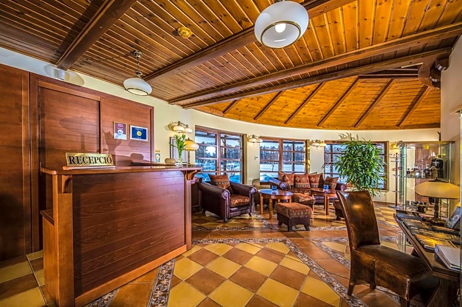 Forest Hills Hotel & Golf Zirc