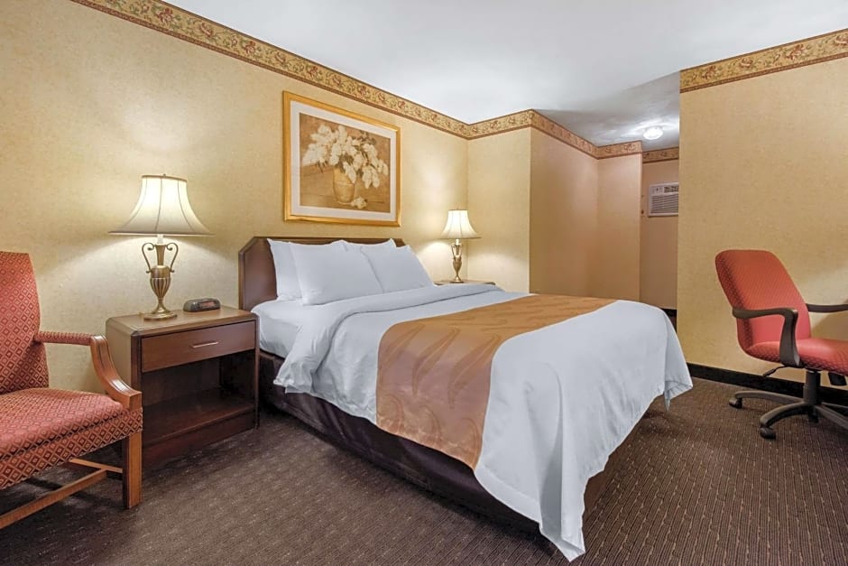 Quality Inn Breeze Manor – Breezewood, PA