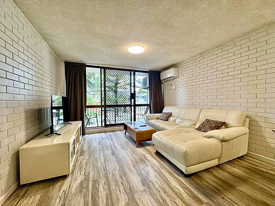 Trickett Gardens Holiday Inn