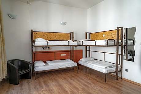 6-Bed Mixed Dormitory Room